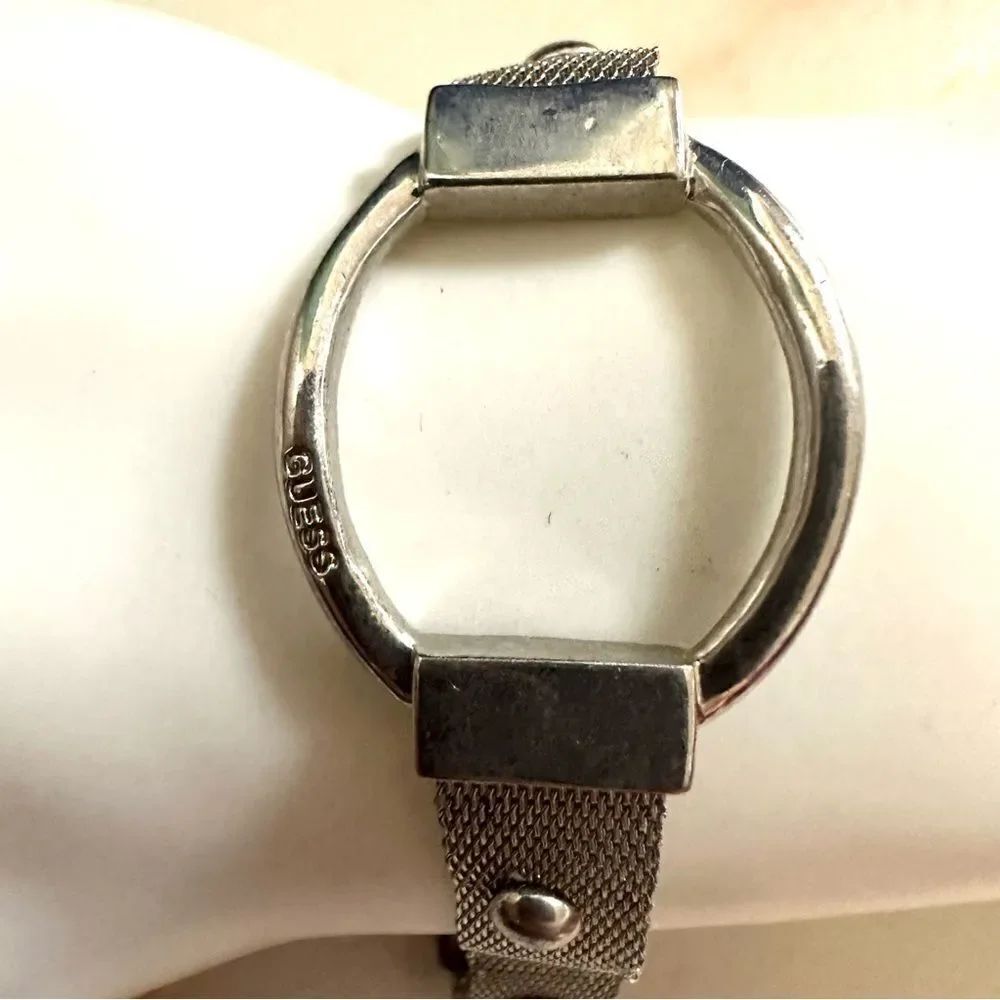 Guess silver tone bracelet - Picture 2 of 8